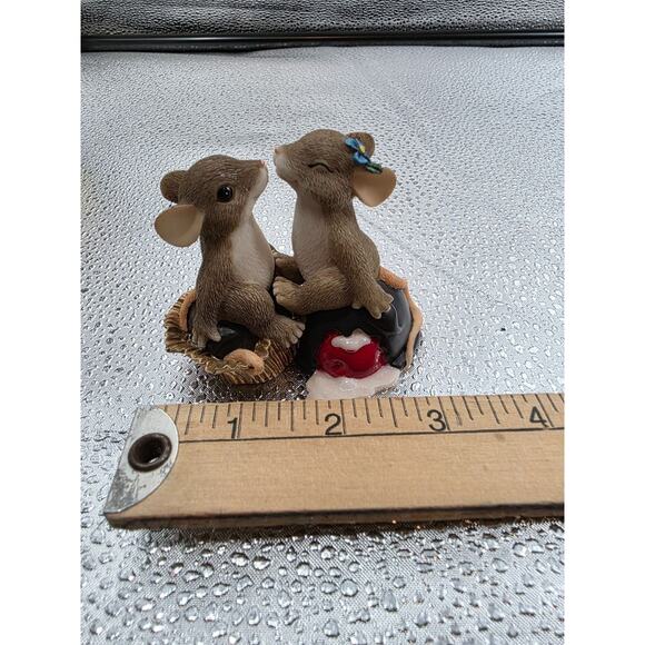 Charming Tails "Candy Kisses" Collectible Figurine By Fitz And Floyd Inc 84/108 - Picture 4 of 4